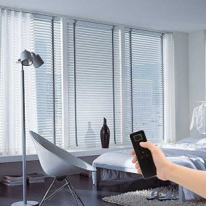 Rèm cuốn tự động tích hợp động cơ rèm Somfy SONESSE 50 RTS 6/28